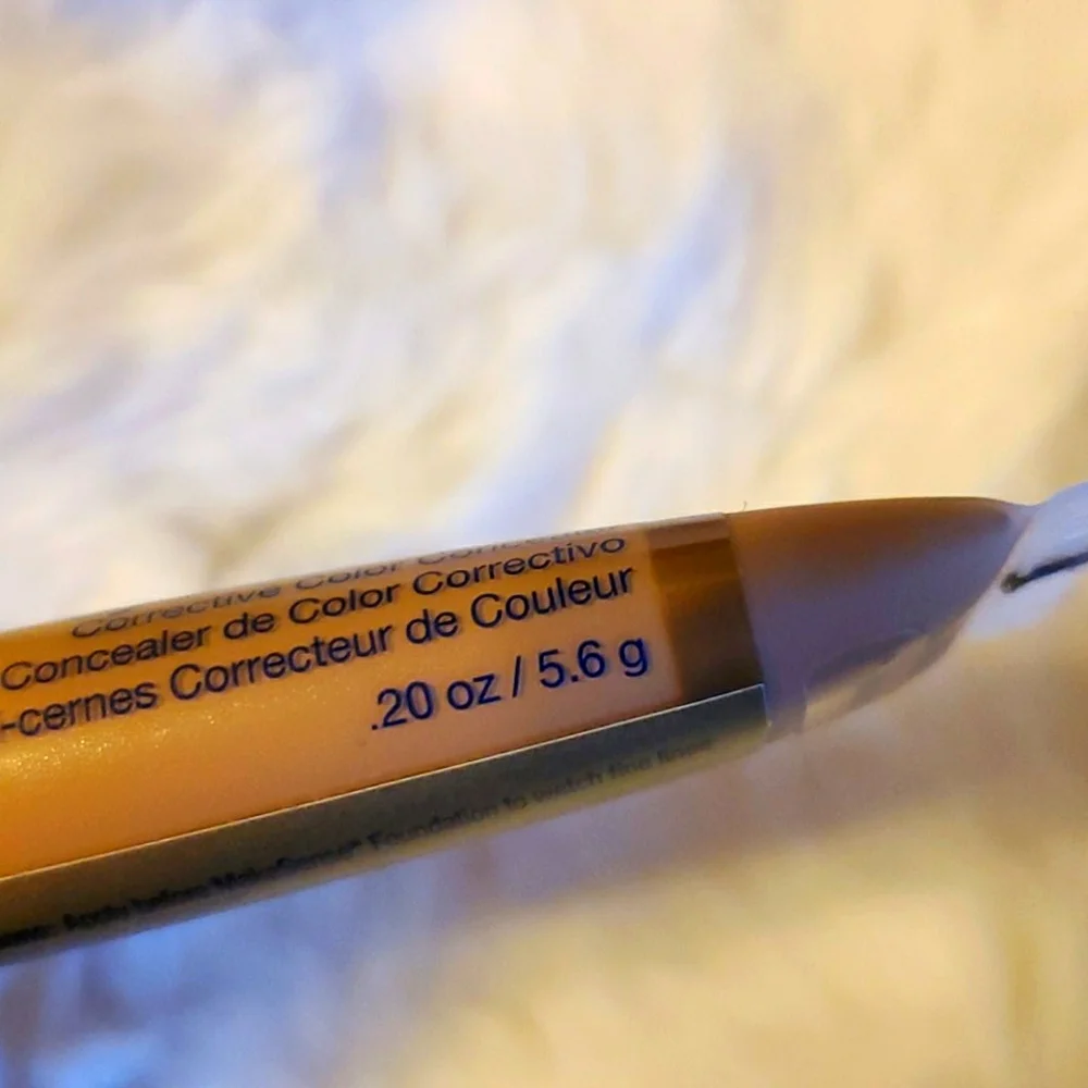 SeneGence color concealer in Medium